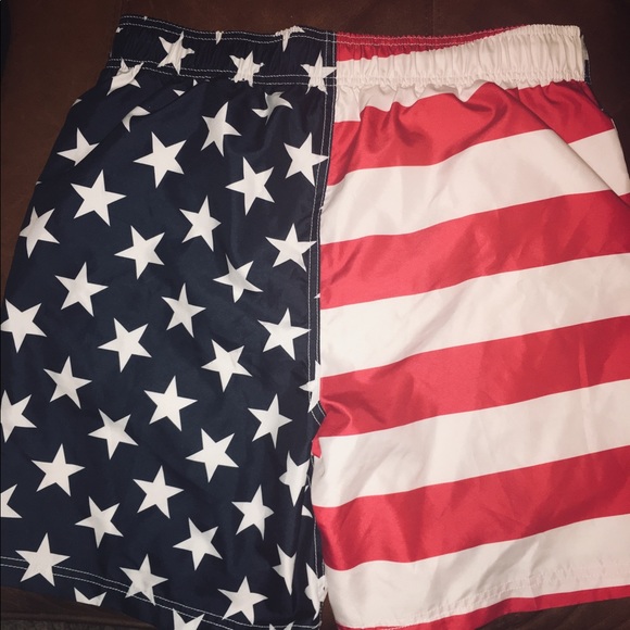 🇺🇸Med 32-34 American Flag🇺🇸 - Picture 2 of 4